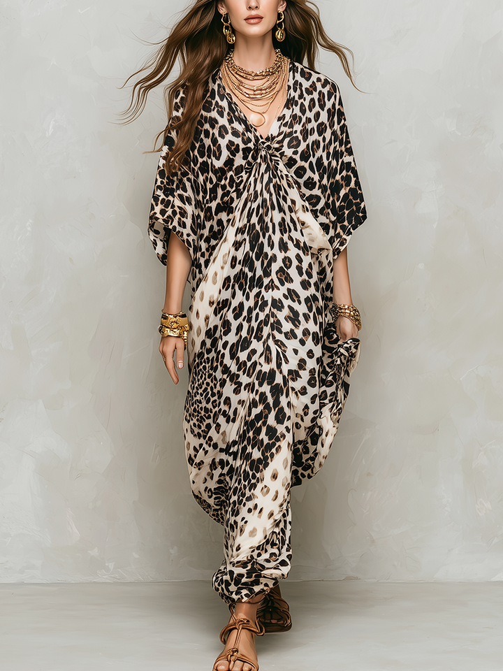 Ropa larga bohemia drapeada con estampado de leopardo